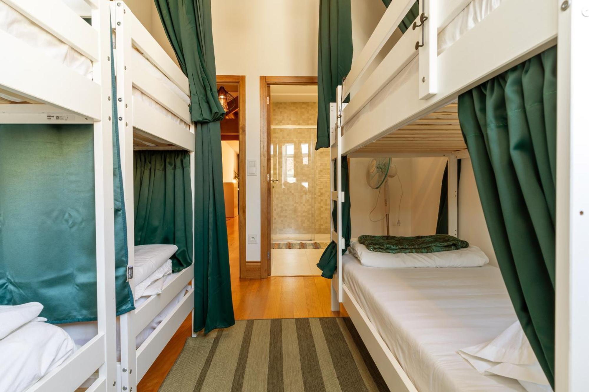 Cozy Nest Hostel Порту Экстерьер фото