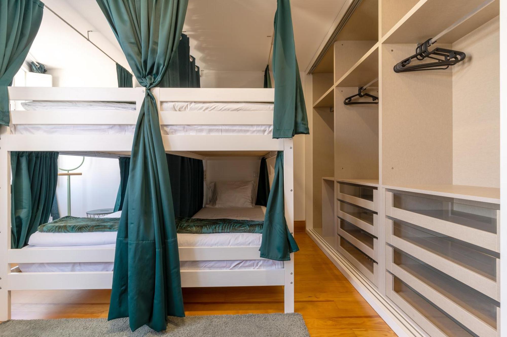 Cozy Nest Hostel Порту Экстерьер фото