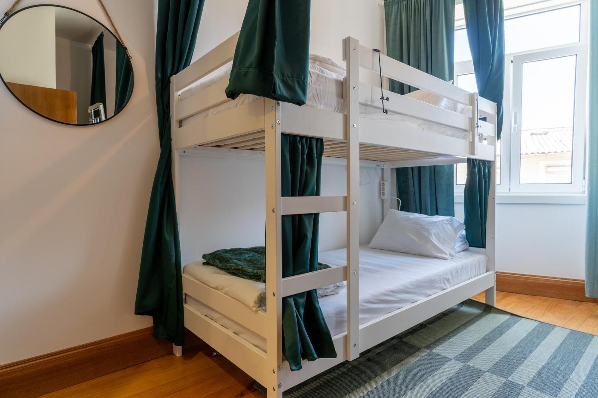 Cozy Nest Hostel Порту Экстерьер фото