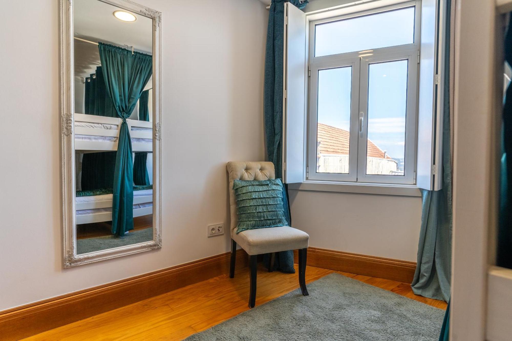 Cozy Nest Hostel Порту Экстерьер фото