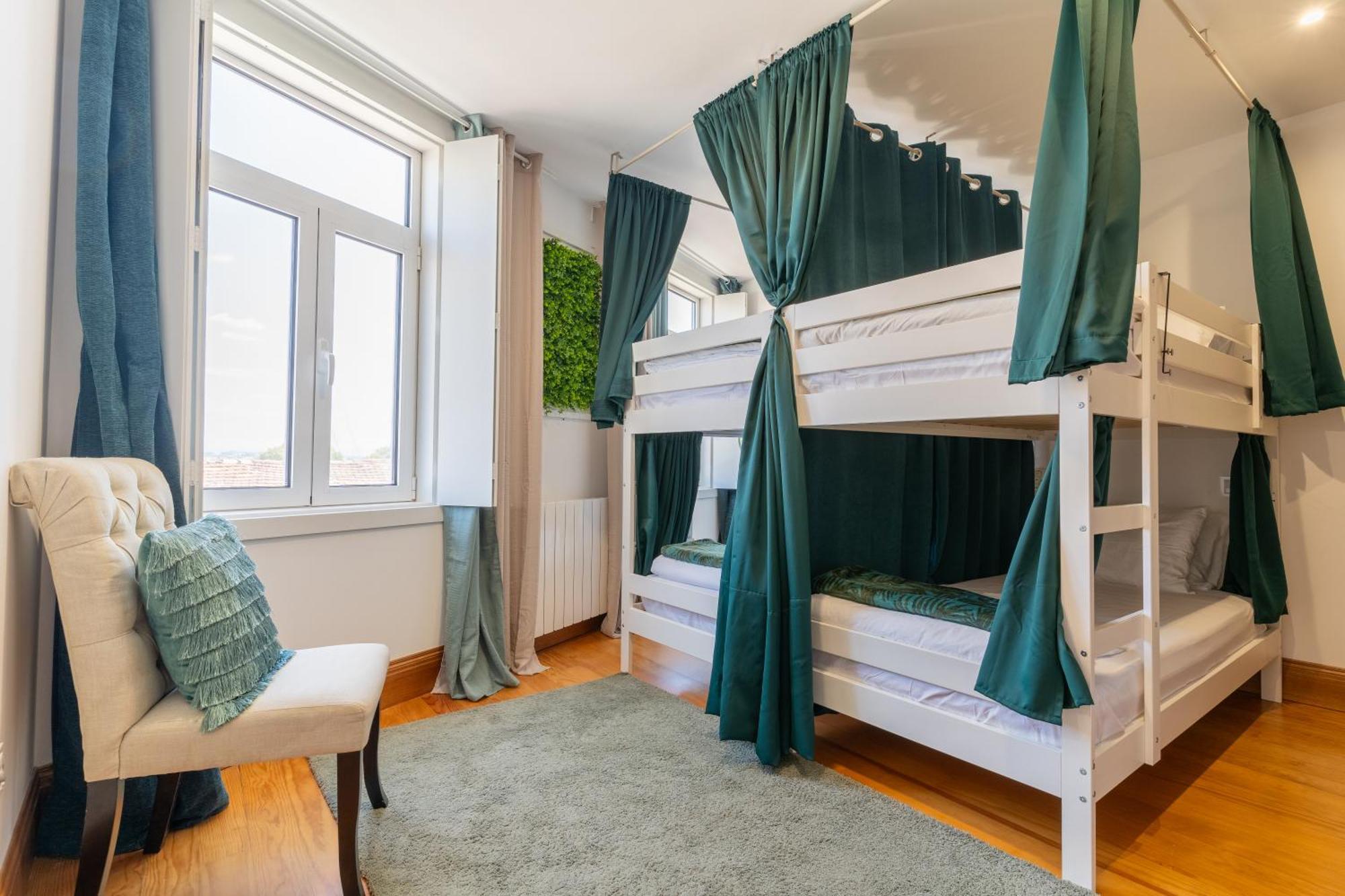 Cozy Nest Hostel Порту Экстерьер фото