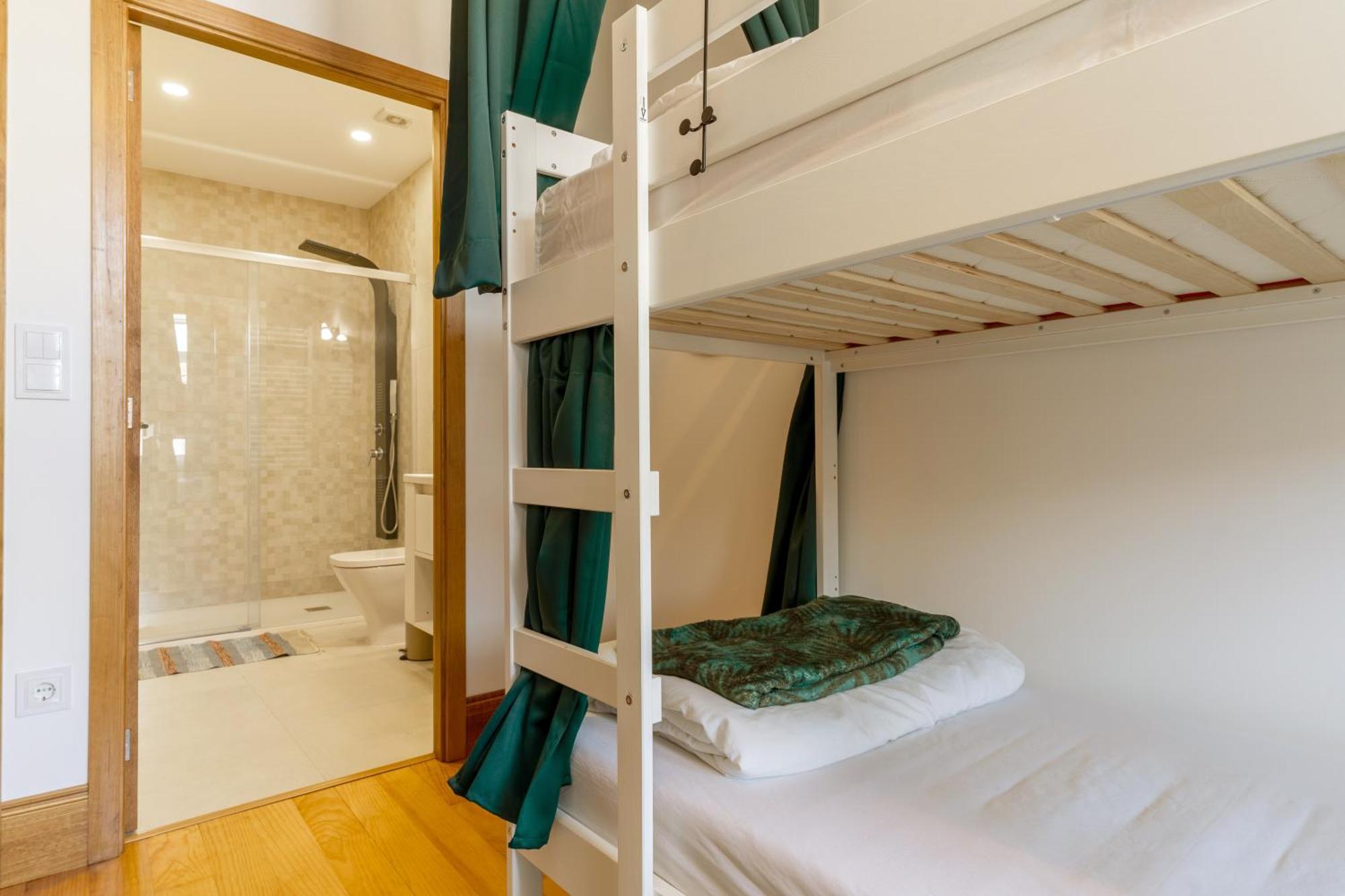 Cozy Nest Hostel Порту Экстерьер фото