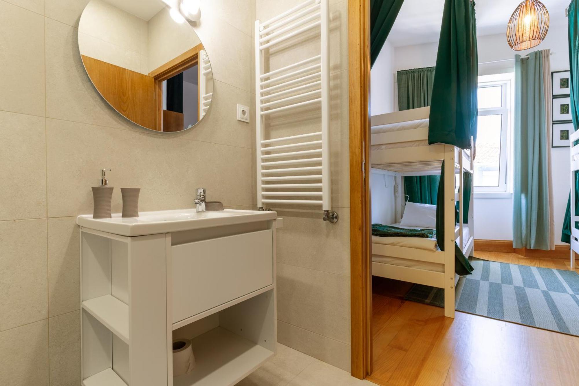 Cozy Nest Hostel Порту Экстерьер фото