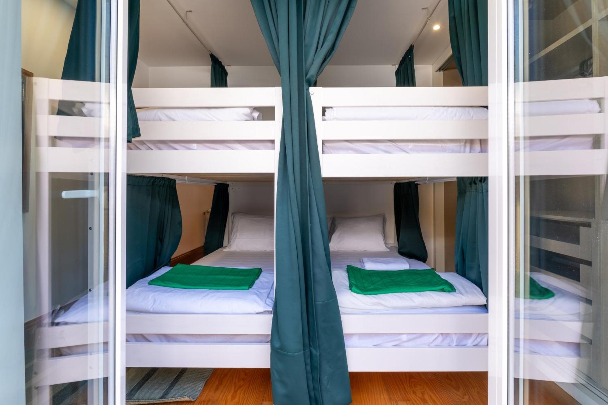 Cozy Nest Hostel Порту Экстерьер фото