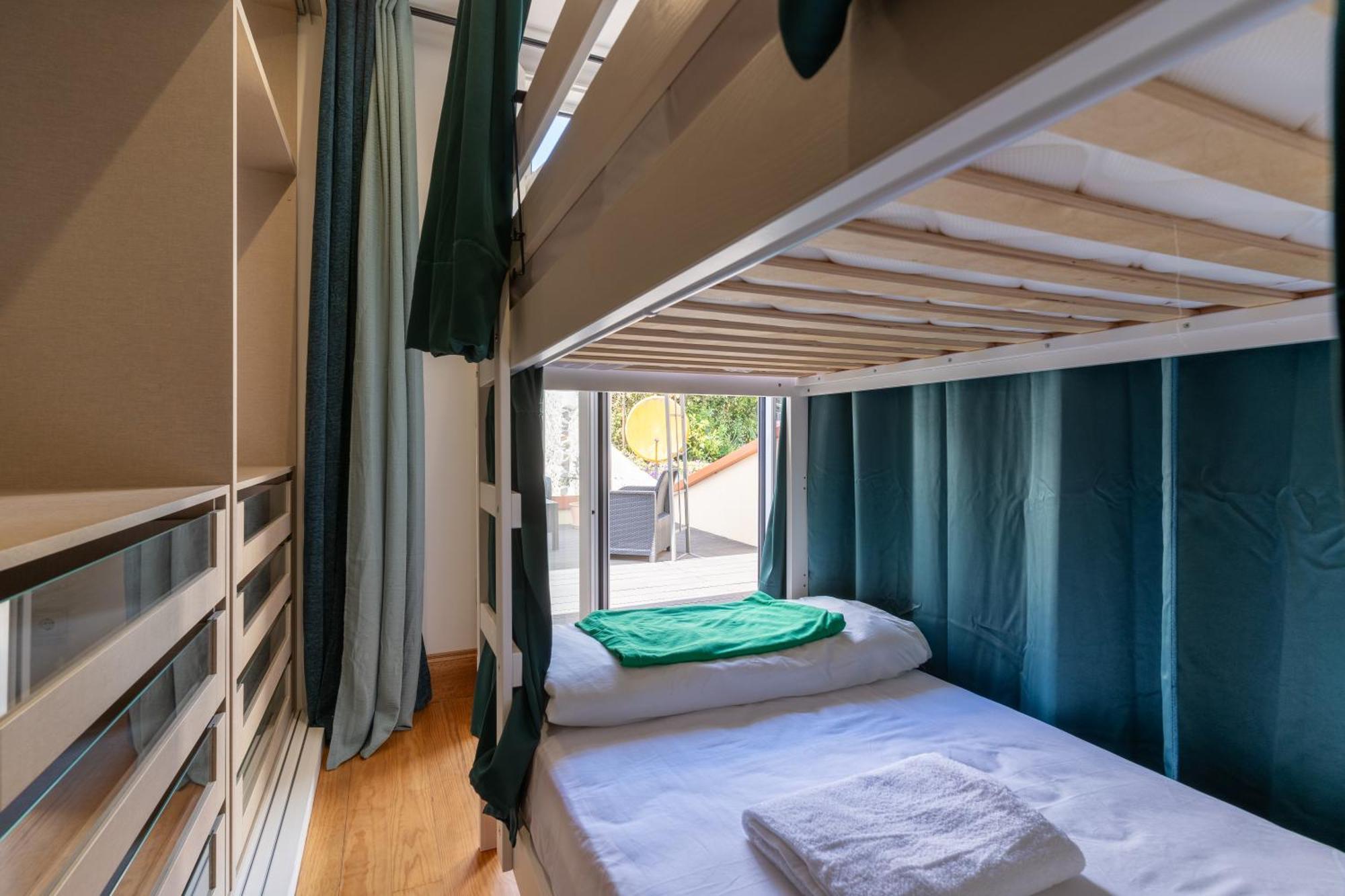 Cozy Nest Hostel Порту Экстерьер фото