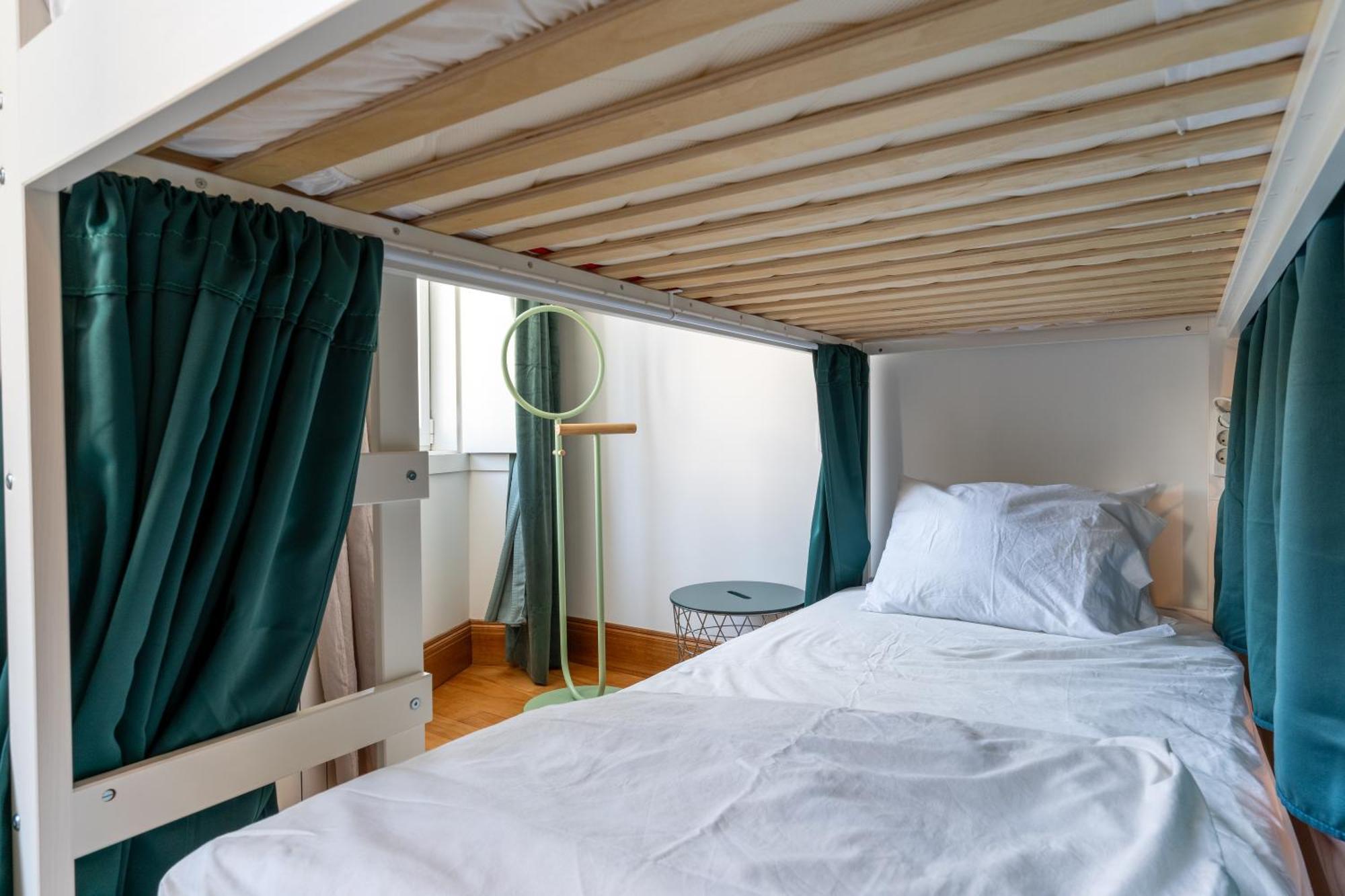 Cozy Nest Hostel Порту Экстерьер фото