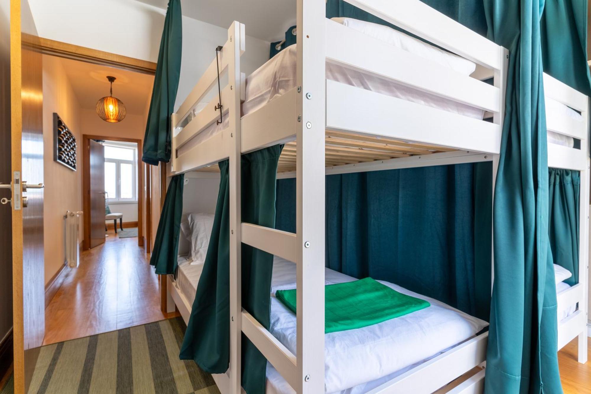 Cozy Nest Hostel Порту Экстерьер фото