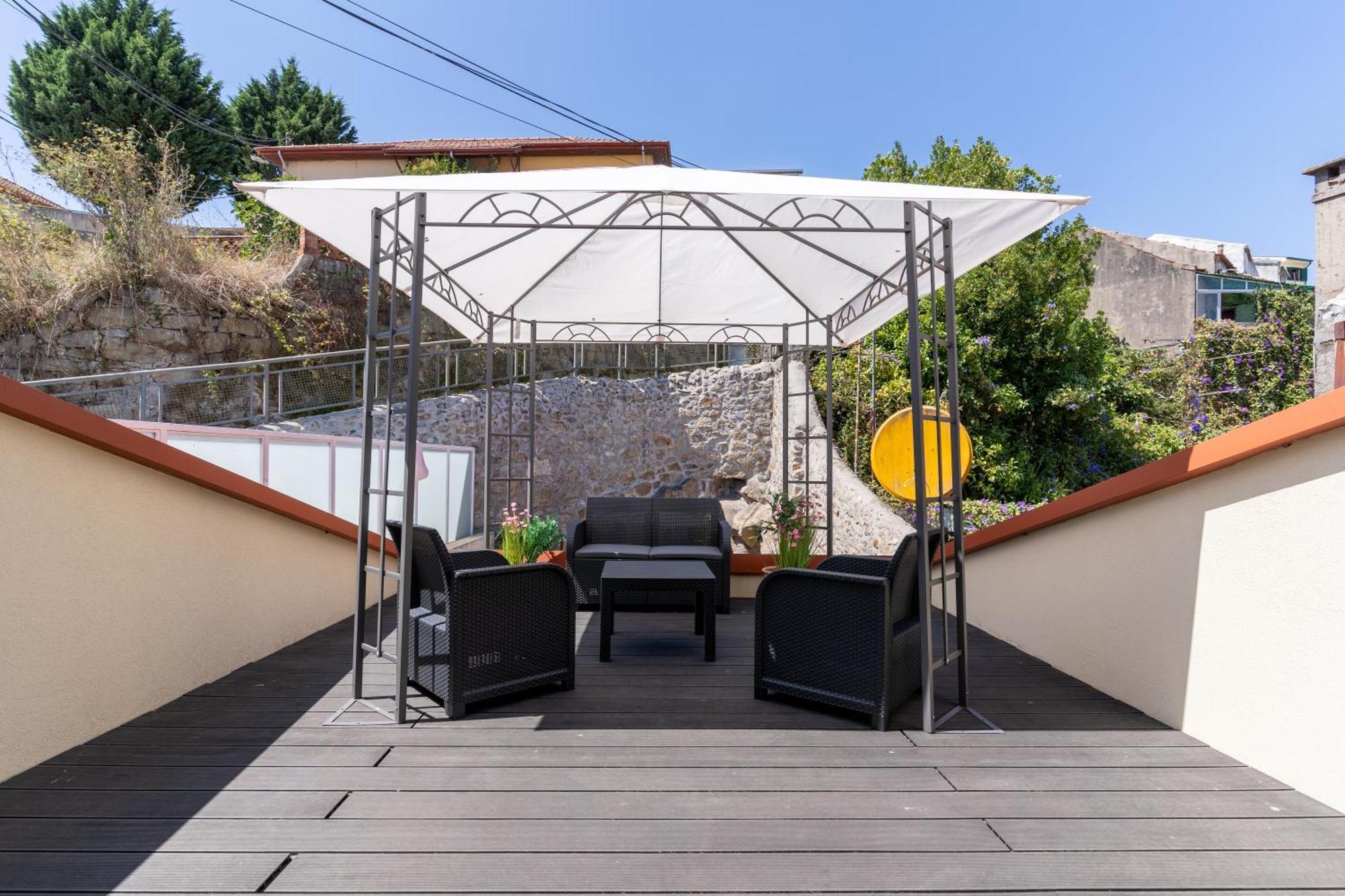 Cozy Nest Hostel Порту Экстерьер фото