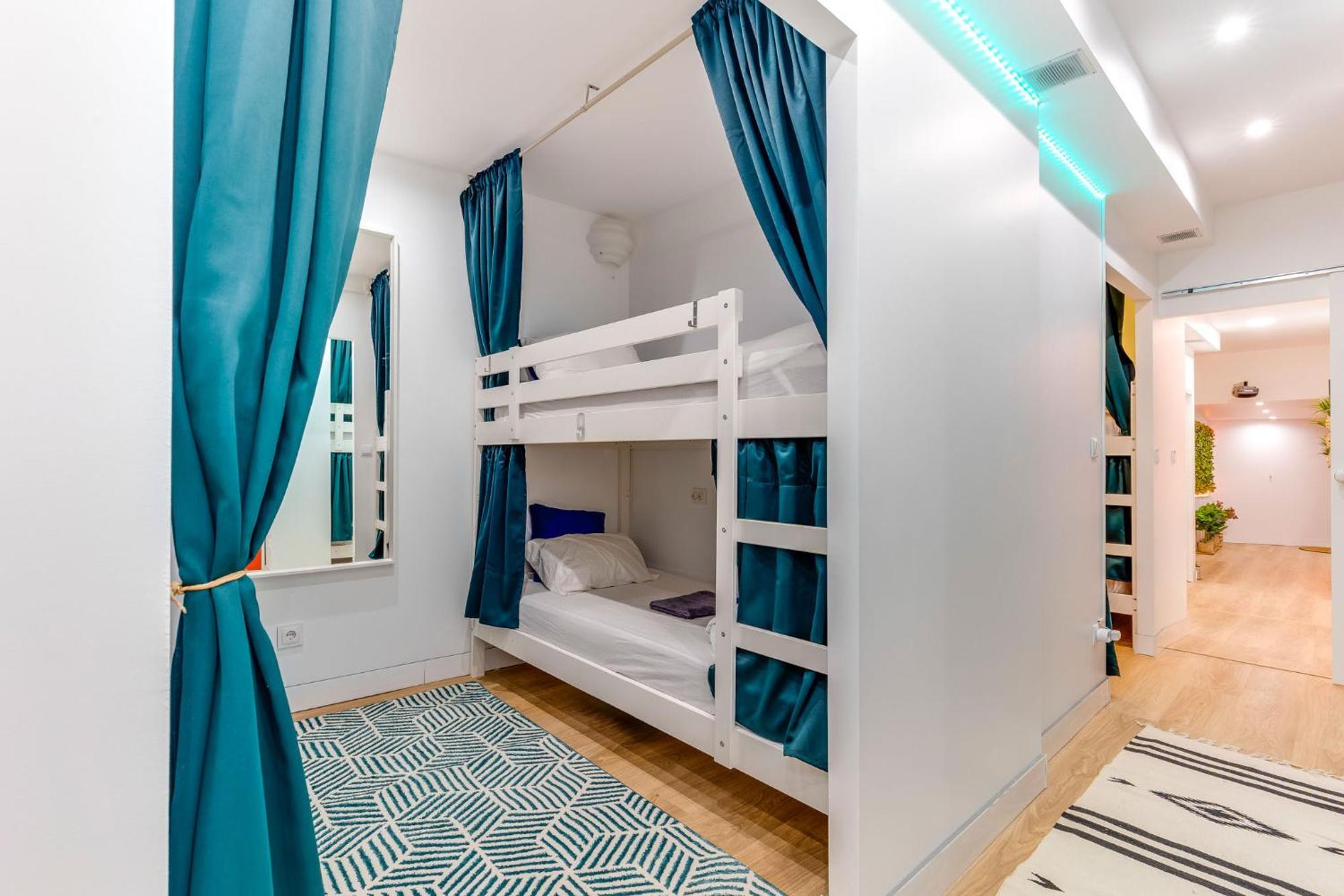 Cozy Nest Hostel Порту Экстерьер фото